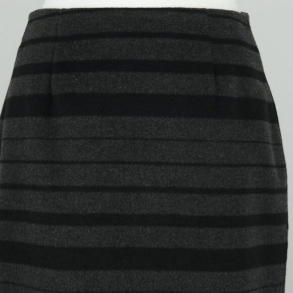 Banana Republic Women's Size 4 Black & Gray Striped Wool Blend Mini Pencil Skirt - Picture 2 of 7